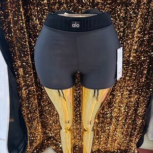 ALO Yoga Women's Sleek Black Athletic Shorts